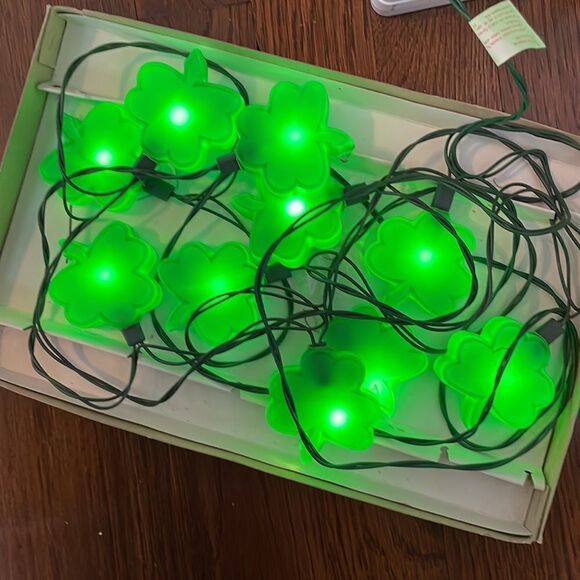 Vintage Celebrations by Silvestri Shamrock string light set - Picture 4 of 5